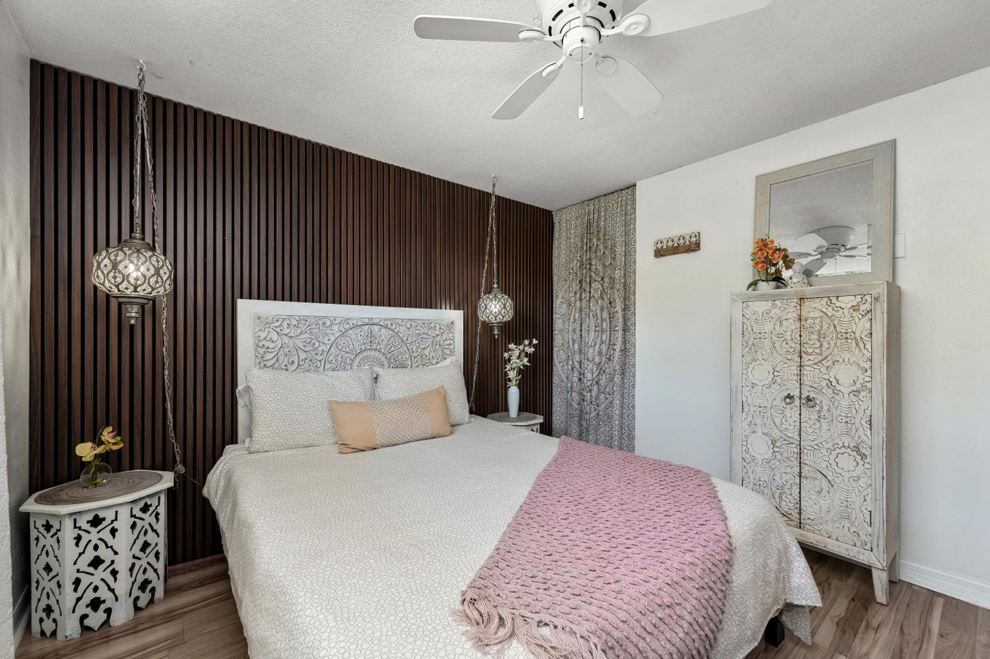 Luxury Zen Den With Heated Pool Just Off Siesta Key Lägenhet Sarasota Exteriör bild