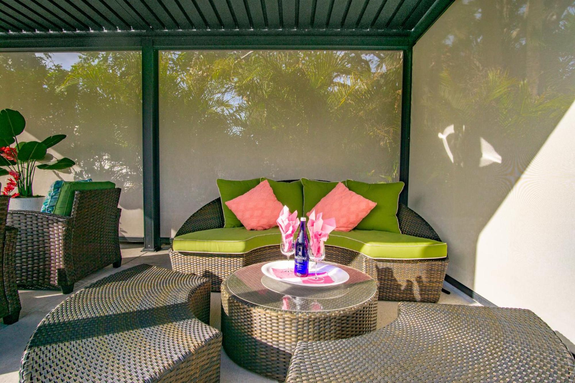 Luxury Zen Den With Heated Pool Just Off Siesta Key Lägenhet Sarasota Exteriör bild