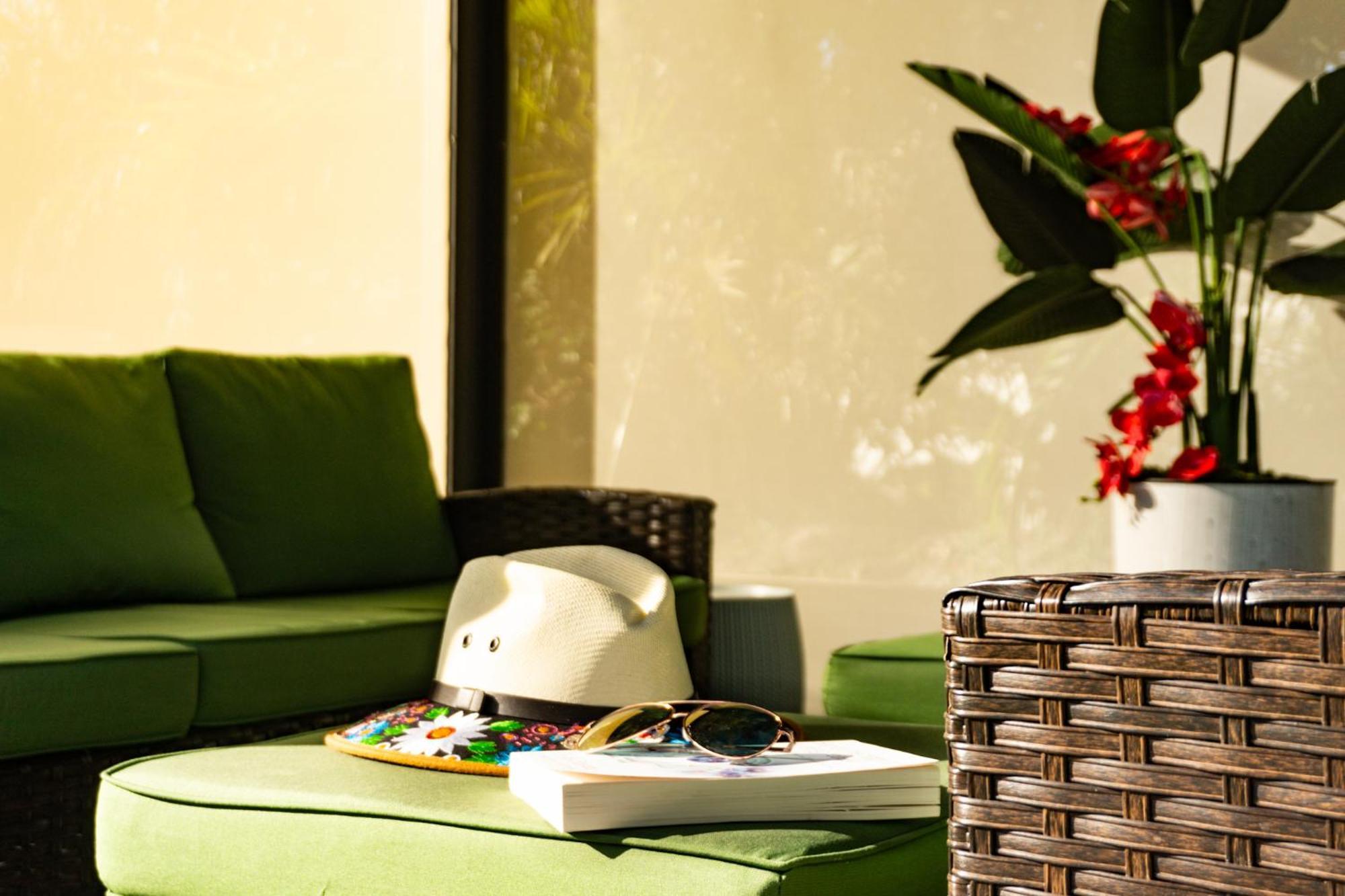 Luxury Zen Den With Heated Pool Just Off Siesta Key Lägenhet Sarasota Exteriör bild